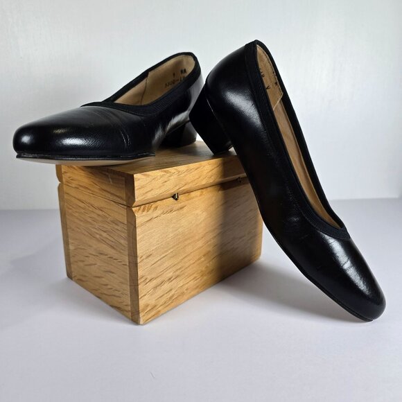 Johansen Shoes - Vintage Johansen Black Leather 1.25" Kitten Heels Slip-On 9AA Made In USA